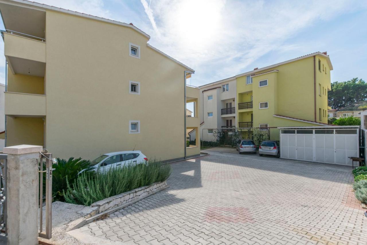 Apartment Dora Duce Exterior photo